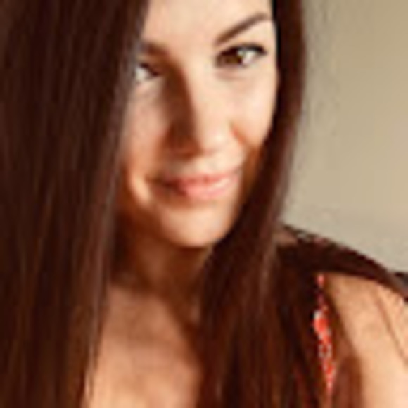 Meet your Posher, Alexandra - Picture 1 of 1